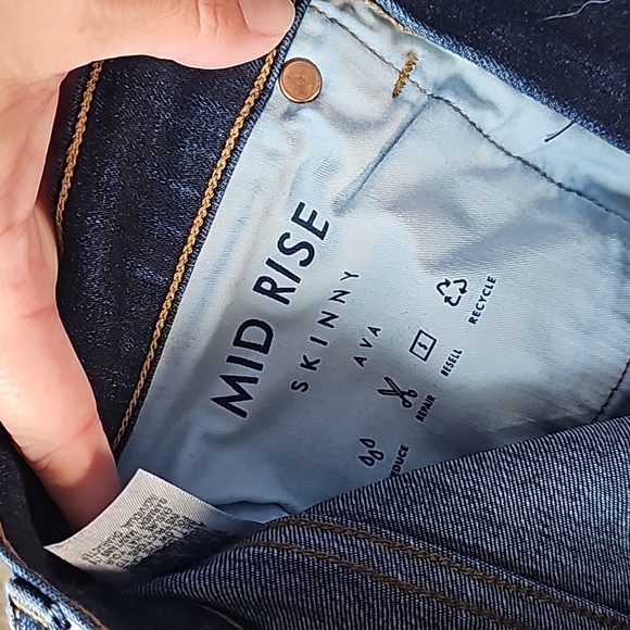 Lucky Brand w26 dark denim skinny jeans - Picture 3 of 12